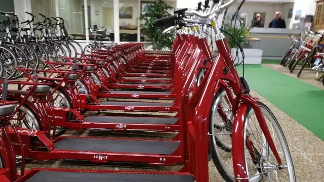 完爆摩拜、ofo？這個荷蘭大叔發明的“走路自行車”，刷爆國外