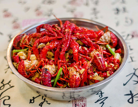“地理標志商標+特色商品+精準扶貧”模式，促進中國品牌成長
