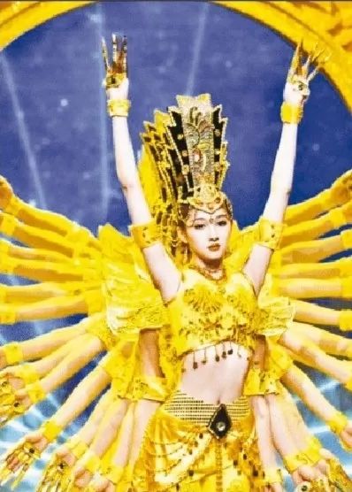 關曉彤版《千手觀音》引爭議！其版權歸屬糾紛不少