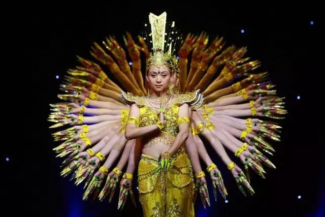 關曉彤版《千手觀音》引爭議！其版權歸屬糾紛不少