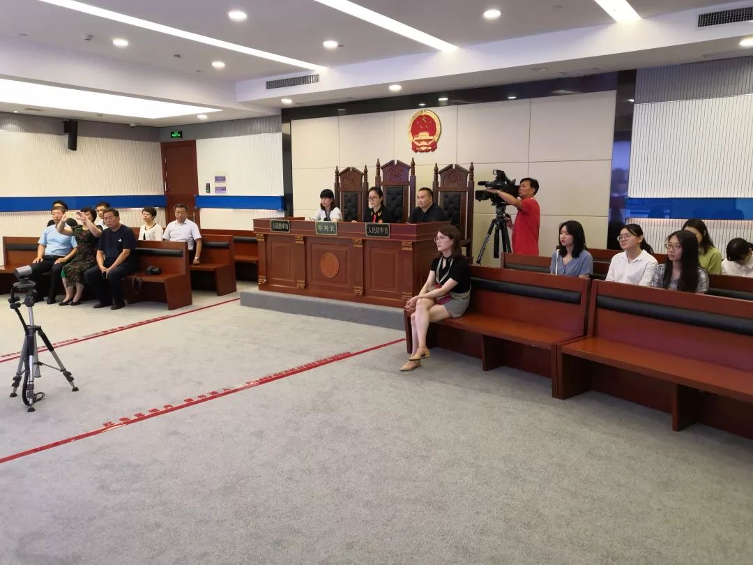 ?將“跑男”剪輯成的若干視頻的法律屬性如何確定？