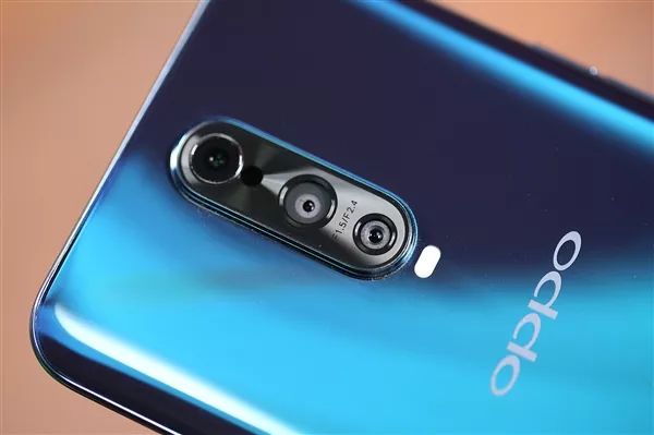 OPPO與14家企業簽署VOOC閃充專利許可協議
