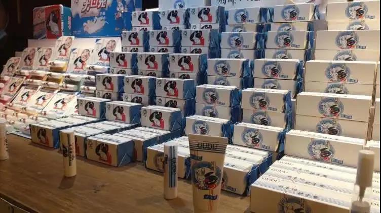 “大白兔”還是“人白免”？小心買到山寨版大白兔唇膏！