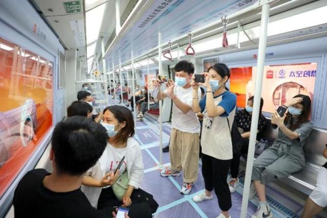 與中國航天·太空創想、NBA官宣聯名，名創優品IP創意又引爆全網