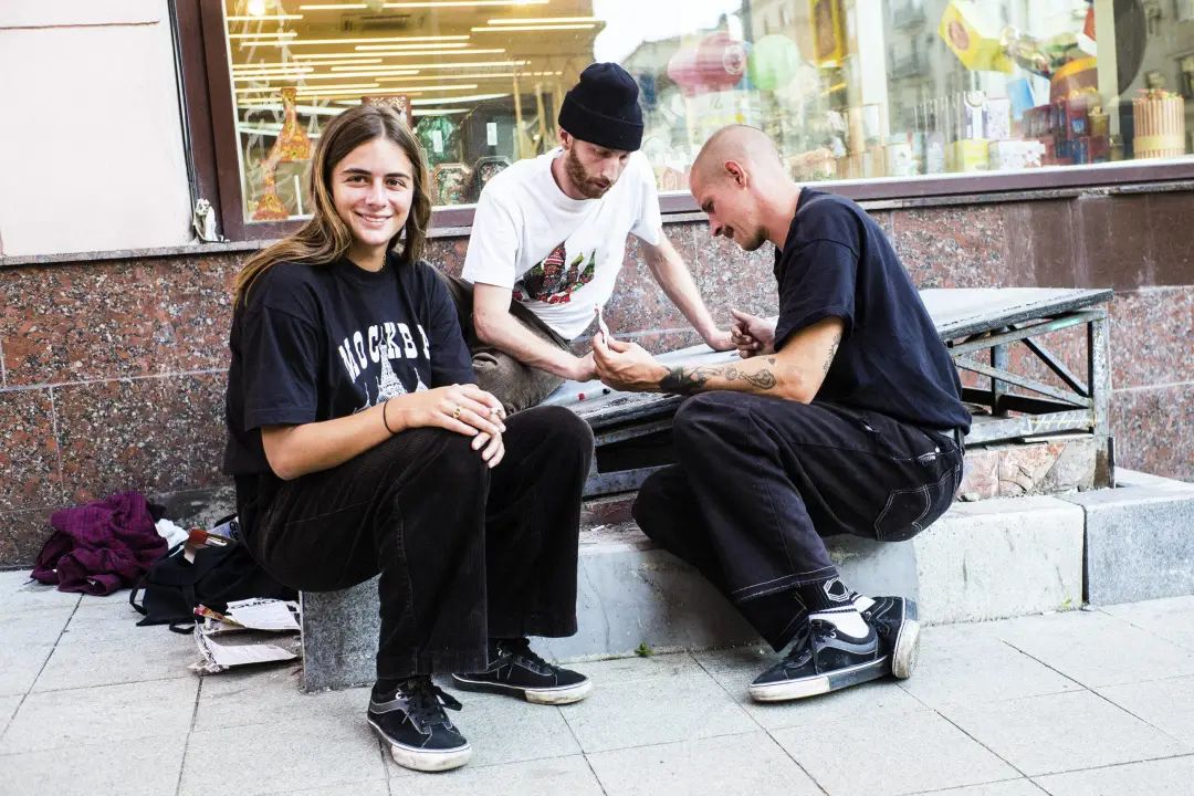 黎明即將來臨！Rassvet x Vans 全新聯名即將發布
