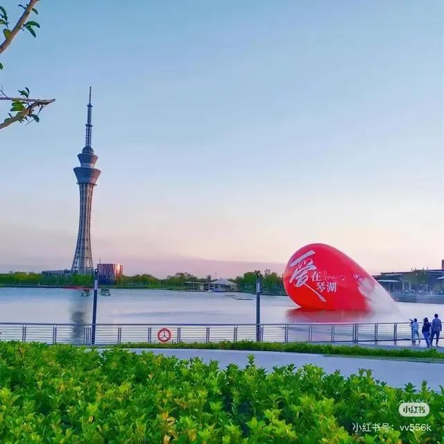 將他人AI作品做成實物展覽被索賠50萬，法院判賠1萬：AI作品受著作權保護，藝術裝置不侵權