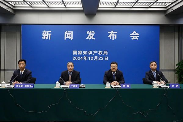 工信部：我國已涌現出專精特新“小巨人”企業1.46萬家，專精特新中小企業超14萬家｜附圖文直播
