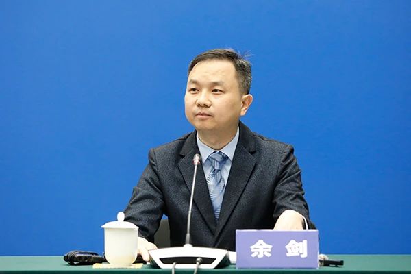 工信部：我國已涌現出專精特新“小巨人”企業1.46萬家，專精特新中小企業超14萬家｜附圖文直播